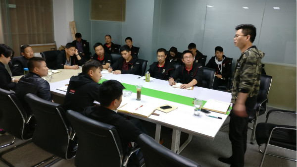 瑞馬壁掛爐廠家增強服務意識，提高商務技巧